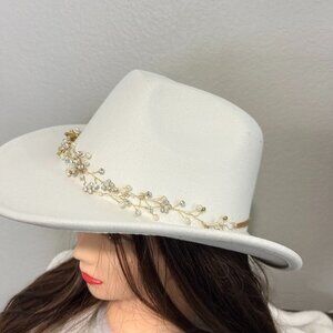 NWOT White Cowboy Hat w/Gold and Silver Sequins with Pearls SKU 49
